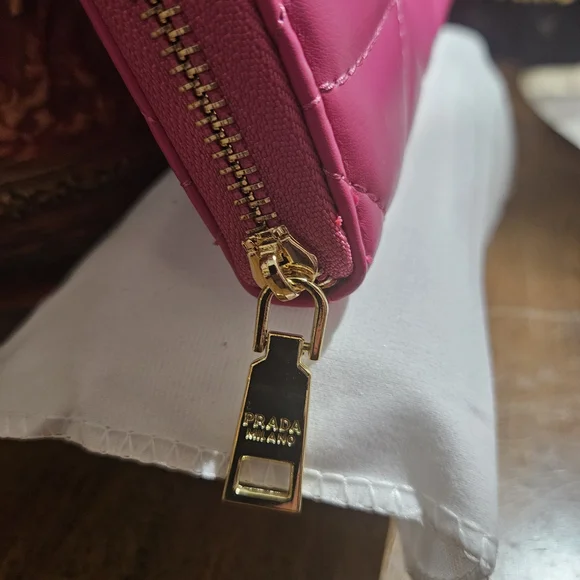 🖤Beautiful Pink Quilted Women's Wallet - Picture 2 of 9